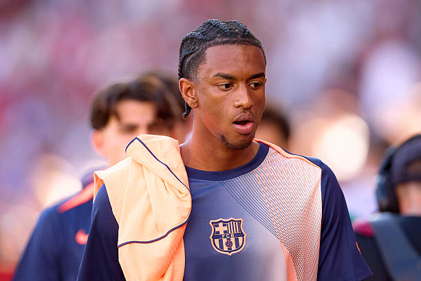  Alejandro Balde : Manchester United offre 40M€