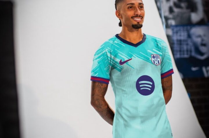 Nouveau maillot Barça : Le kit alternatif bleu a fuité