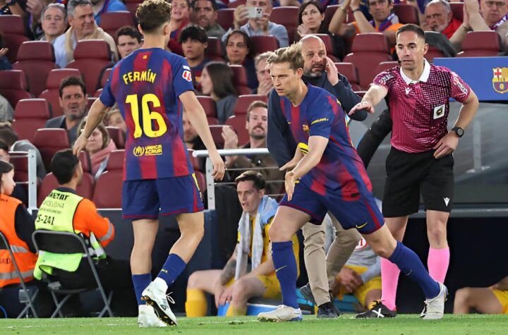 Frenkie de Jong dans le 11 de départ ?