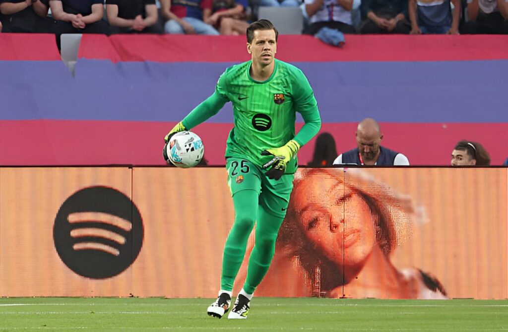 Wojciech Szczesny refuse une offre et reste au club