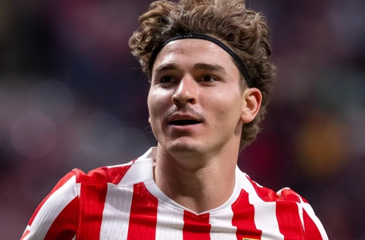La discussion cordiale et franche entre Diego Simeone et Julian Alvarez
