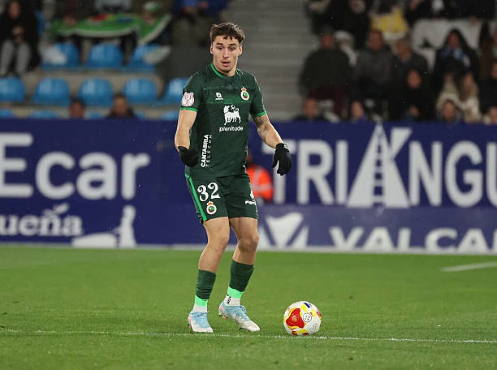 Jorge Salinas au Barça : Le choix de carrière fort du jeune défenseur espagnol