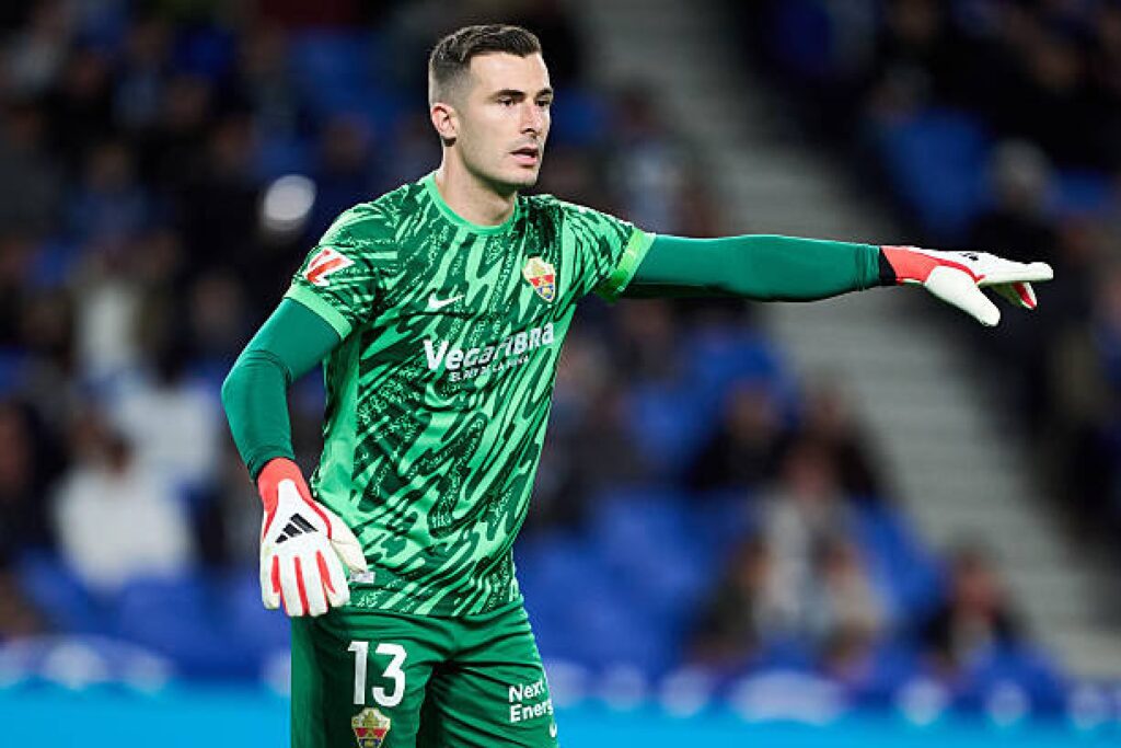  Clap de fin pour Iñaki Peña : Le gardien s'engage officiellement au Panathinaïkos !