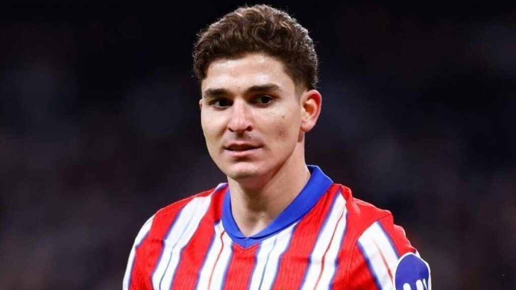 Affaire Julian Alvarez : Enrique Cerezo tacle le FC Barcelone
