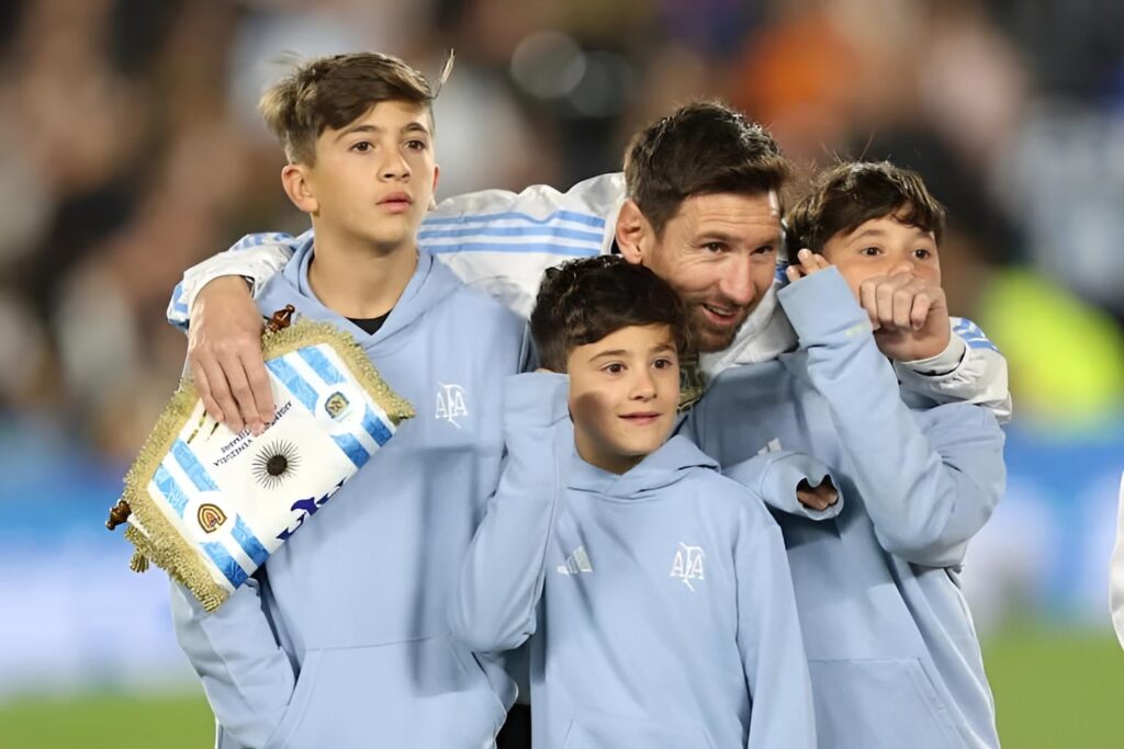 Thiago Messi va s'engager avec les U14 du Barça